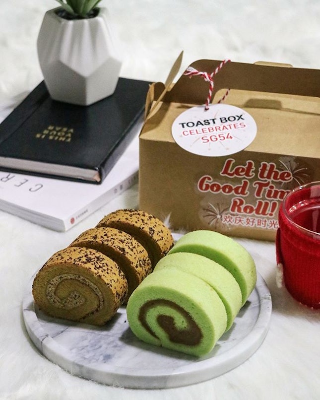 Let The Good Times Roll~ Satisfy every nostalgic craving with @ToastBoxSG new roll cakes: Kopi Gao Gao Roll and Kaya Coco Roll.