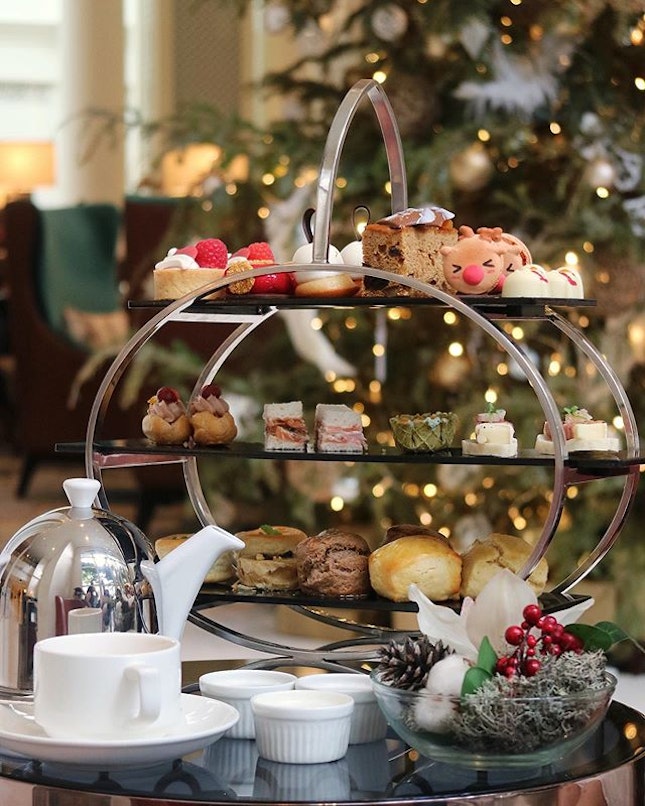 The bells are jingling🔔Christmas is never quite complete without high tea for us.