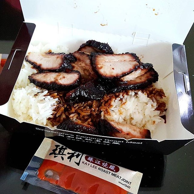 Just as I was craving for char siew, the pops bought some home for lunch!