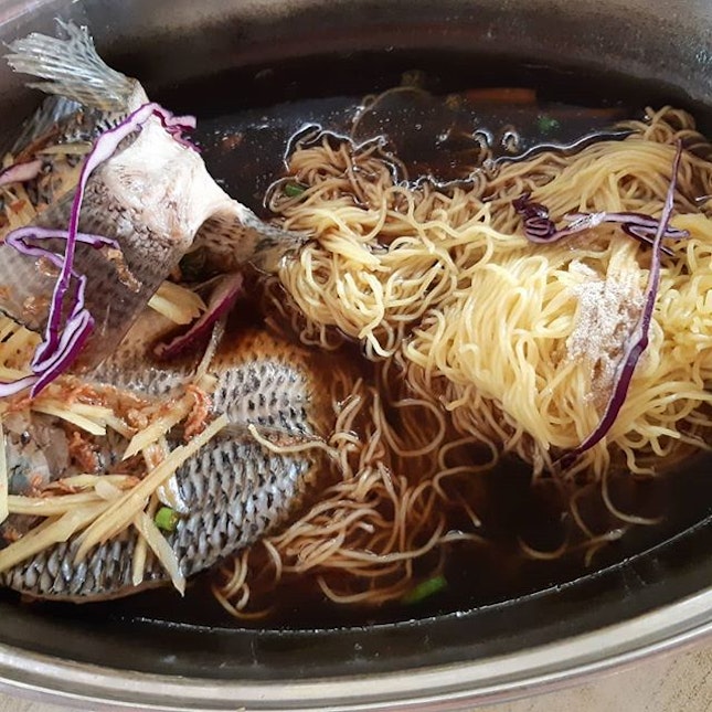 Tilapia fish with Wan Tan Noodles (3.5/5)..