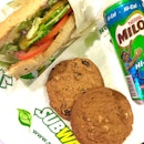 Subway🍅 ~ roasted chicken🍗🍖 breast🍗served with everything🍃🍅 except jalapeños💚 ~ cookies🍪: oatmeal🍚 raisins & peanut butter🍯 ~ drink🍷: chilled can milo🍺 ~ 😋👍🍴🍅🍗🍖🍃🍖🍅💚🍪🍚🍯🍷🍺🍷💚🍅😍
