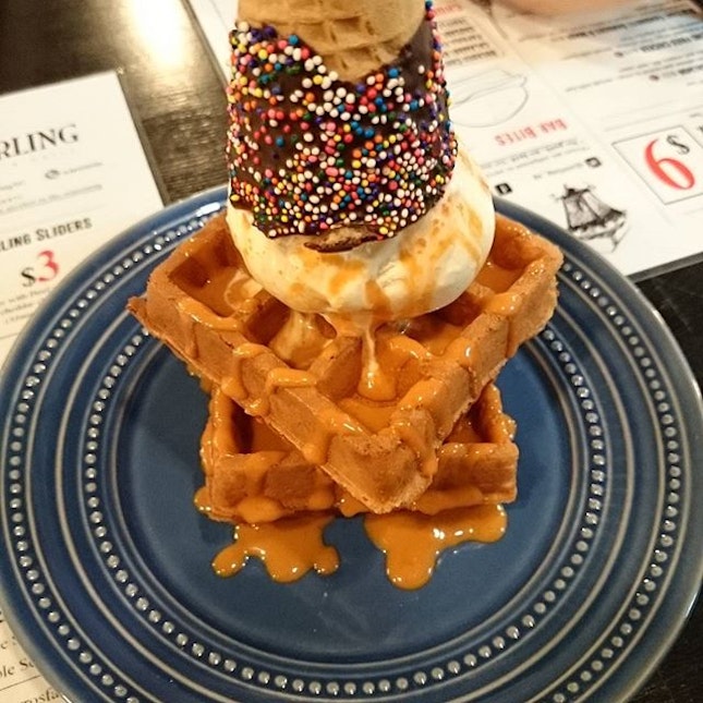 Thai Milk Tea Infused Waffles with Vanilla Bean Ice Cream Cone Hat [$11.60]

Been bugging my brother to get his ass to Kaffles weeks ago and finally we made our way down to Cheong Chin Nam Road.