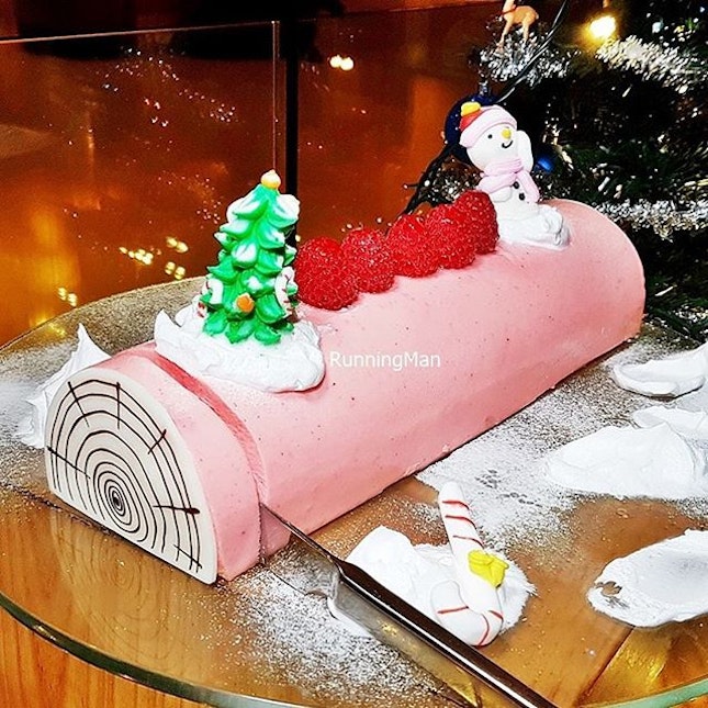 Pink Champagne Lychee With Petit Marshmallow Yule Log Cake @ Element Restaurant.