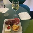 TAP Gold - Business Class Lounge - Lisbon