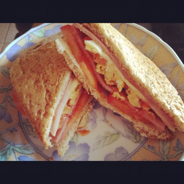 Egg Tomato Sandwich!