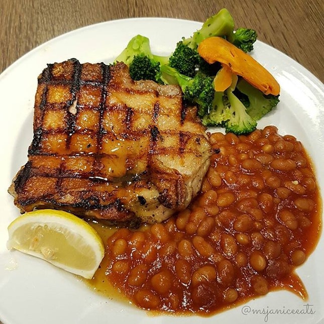 🐥 Lemon Lime Chicken with BBQ Beans and Garden Veggie (S$10.90) 🐥I always love dining at Astons.  Not only is the pricing reasonable, the taste and quality of the dishes are rather consistent across its outlets.  And most importantly, the food is always so yummilicious!