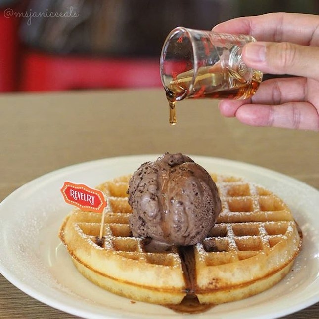 ⭐ Revelry ~ The Original (S$6.00) ⭐

Crispy Belgian waffle served with maple syrup and a scoop of chocolate ice cream (+S$3.00).