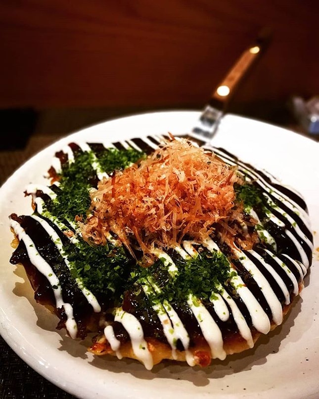 This Japanese style pancake which has brought back my memory from Osaka 😎😎
∼ especially love the crispy grilled pork belly as toppings 😍😍 Okonomiyaki Christmas course (RM60) for 2 pax

#osakakitchen #jsgate #lot10 #okonomiyaki #osakafoodie #burpplekl #burpple