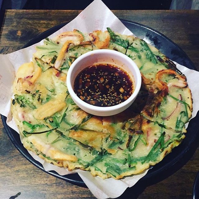 Haemul pajeon (seafood spring onion pancake), @masizzimsg.