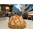 •Life of Pie•
Capped with a cloud of bruléed marshmallow meringue, this lemon meringue pie is a real showstopper.