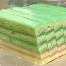 The dual pandan and yam layer cake