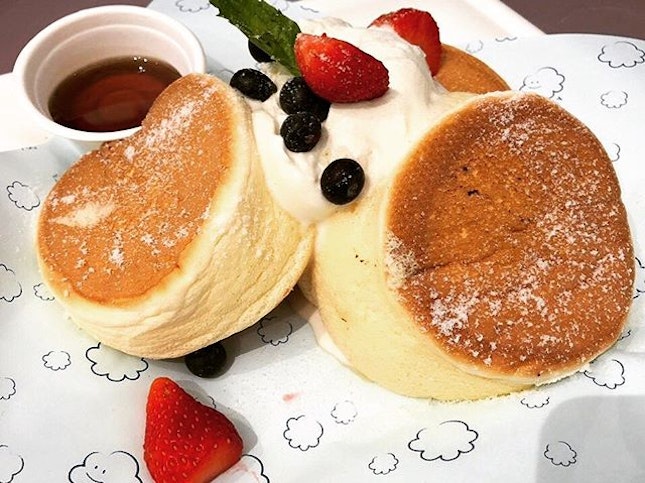 Finally tried the fluffy  poofy pancakes ($14)!