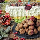 In line with @delihubcatering aim to create sustainable catering, they have crafted an all-new festive menus & Christmas delights this year that include:
.