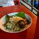 Nasi Lemak Ayam Goreng (RM5)