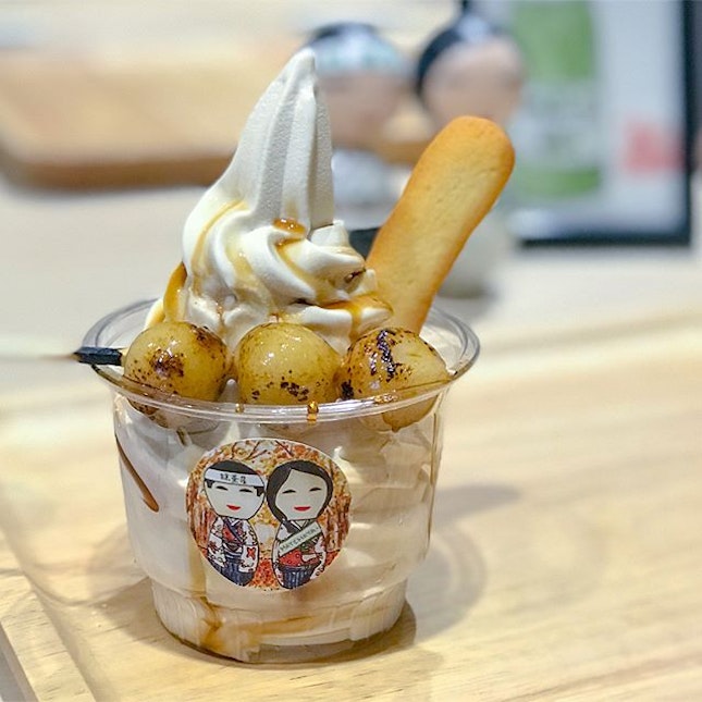 Mitarashi parfait [$8] The previous mystery flavour that’s unfortunately not available anymore - replaced by Kyoho grapes 🍇 which I have yet to try, the parfait comes with mitarashi softserve, kuromitsu sauce and grilled dango balls on a skewer!