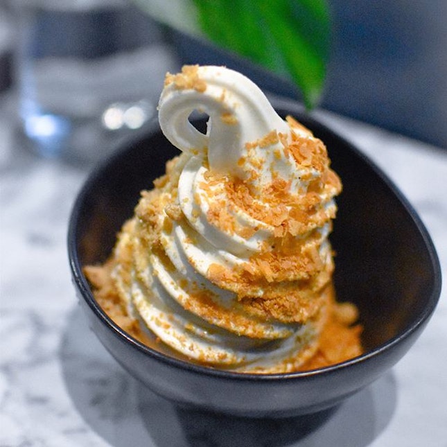 Oolong x Cereal milk softserve[$5.90] .