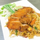 • Phad Thai with Grilled Chicken $10.80 • Izzit me or ??!!!