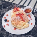 $4.50 souffle pancakes from Jab coffee at the underpass which starts from Raffles City's basement.