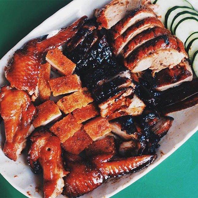 There’s something magical at Maxwell Hawker Centre and its not the usual suspects of chicken rice and fish soup but beautiful smoky roast meats.