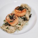 Angel Hair Pasta with Pan-fried Scallops isn’t normally served at House Of Mu but it’s been so popular that they’ve added it to their festive menu.