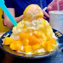 So we arrived at Dongmen Station to hunt for our Beef Noodle Lunch, there was this BIG Mango Shaved Ice dessert advertisement that caught our eyes - and just in case we missed that - the entire stretch of the wall along the escalator was plastered with this same Mango Shaved Ice picture - and since it says “Recommended by CNN”, we thought we gotta try it.
