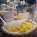 Coconut ice cream is the best in this scorching hot weather!