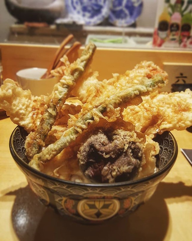 I do believe that rainy weather doesn't just call for soup, but also for piping hot tempura!