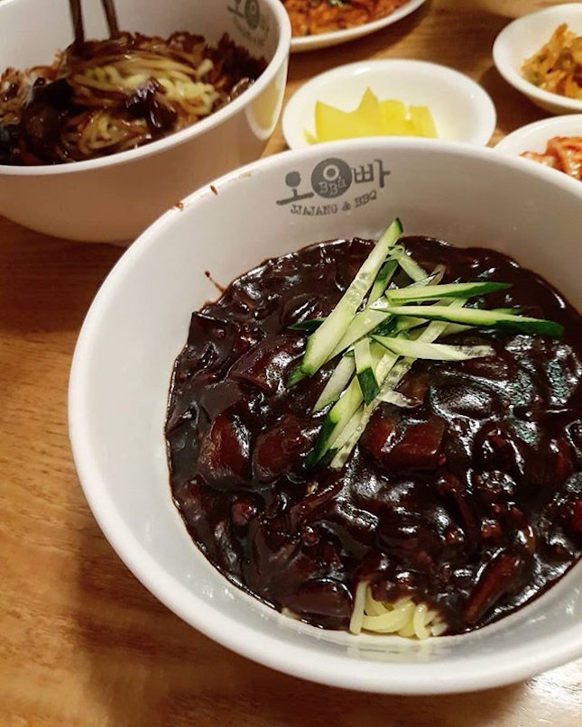 Obba Jjajang is hardly a purveyor of cutting-edge Korean fare, but its menu boasts an extensive range of homely Korean fusion dishes.