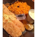 New York fish and chips from @fishncosg served with rice.