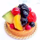 This Fruit Sept Tarte Has 9 Fruits In It. Gorgeous Beauty!