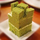 #matcha #greentea chiffon #cake : spongy and light in taste 🍵🍰 #dessert #burpple #foodonfoot #japanesefood #sgfood #lifeisdeliciousinsingapore