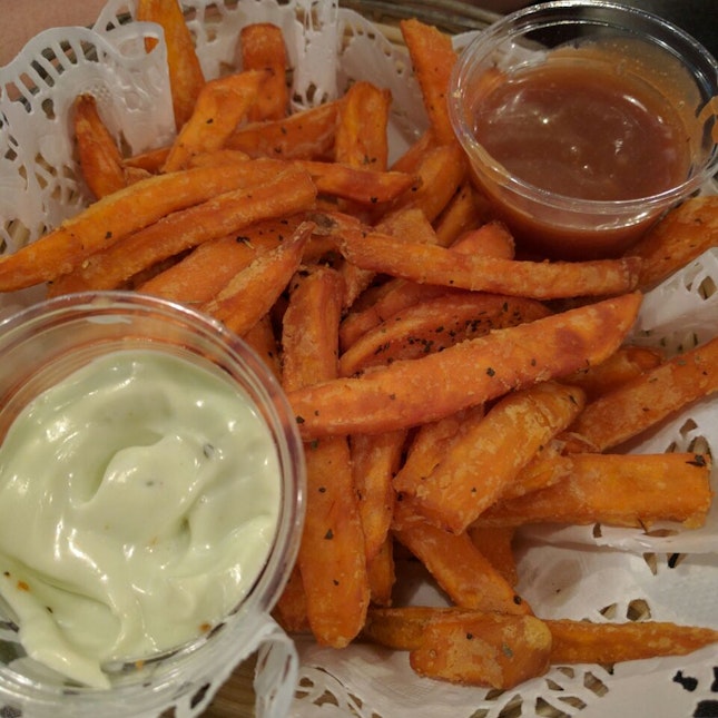 Great fries. Great sauces.