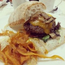 Beef burger with tapioca fries