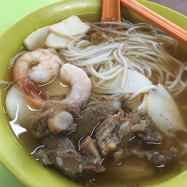 Pork Rib Prawn Mee Soup ($4)
🍤
Not sure what to eat but the long queue at this stall attracted me 🤔 This must be good & true enough, it's yummy!