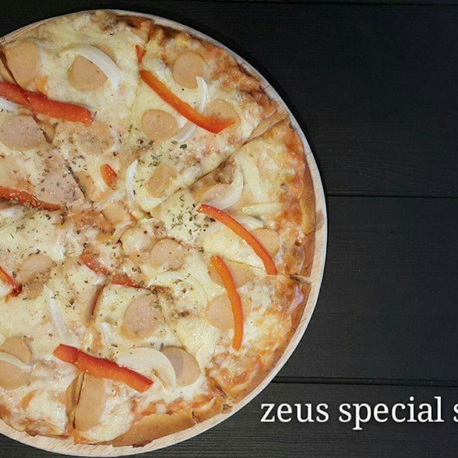 Zeus 13 Sausage Pizza