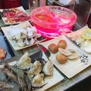Hao lai wu has become one of my favourite to go hotpot + bbq Place as it’s cheap, wide variety and I love their soup!