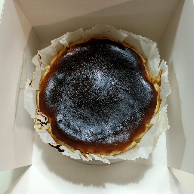 Da Hong Pao Basque Cheesecake