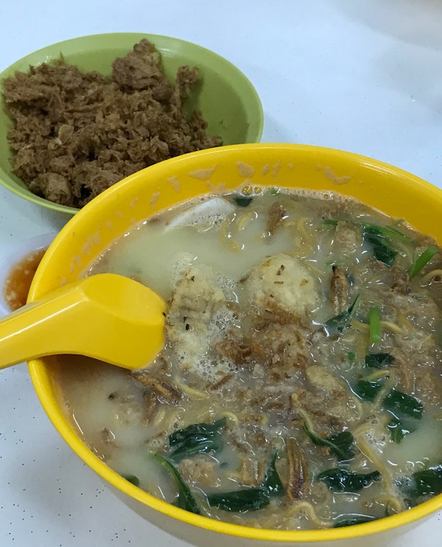 Mixed Fish Soup Yi Mian $6