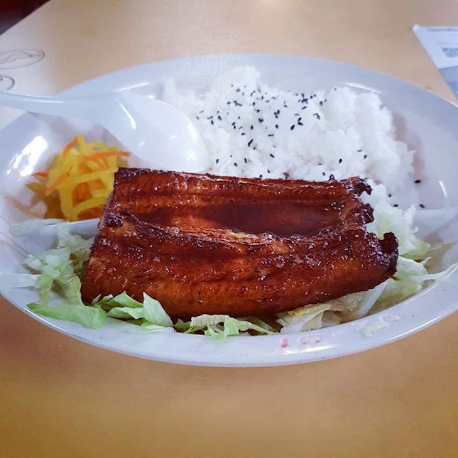 Thick slab of well-caramelised and #delicious fatty unagi at pocket-friendly price.