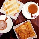 My favourite kind of breakfast🍴☕
Toast Box Chicken Floss Thick Toast & Traditional Toast accompany w/ a cup of Milo Kosong.