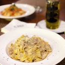 This Fettuccine con Salsicca e Tartufo was exclusive on its menu at the quieter outlet at Namly Ave.