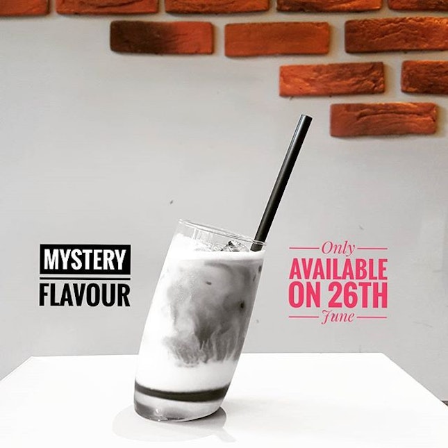 💚💙💗💜💛💓💟
*
Hi All,
*
I've created a new drink for 26th June
*
Only available for 1 day
*
Pop by and check it out😊
*
See you all tomorrow 12pm to 9pm
@carol_mel_cafe
*
Look for @damien_tc to find out the Mystery Flavour 😉
*
#carol_mel_cafe
#carolmelcafe
#carolmel
#carolmelcafesg
#starvingfoodseeker
#burpple
#hungrysquad
#foodstarz
#videomasak
#phaat
#foodbossindia
#losangeleseats
#eatingnyc
#damien_tc
#singaporeinsiders
#thisisinsiderfood
#jktfoodbang
#exploreflavours
#asiafoodporn
#feedthepanda
#foodie
#dailyfoodfeed
#thisisinsider
#thisisinsiderfood