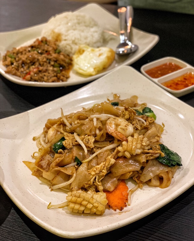 Phad See Eiw Seafood ($8) & Thai Basil Minced Pork with Rice ($8.90)