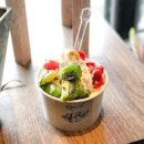 Roost Cafe - Frozen Yogurt (RM12.90/💵S$4.30) Original or Matcha with toppings of either Fruits & Muesli or Oreo & Chocolate.