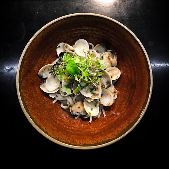 Open Door Policy - Invited Tasting - Mains - Spaghetti Alle Vongole (💵S$28) 
Rice-flour spaghetti cooked al dente, tossed in a creamy Japanese white miso sauce & a generous serving of sweet white calms, topped with Italian parsley.