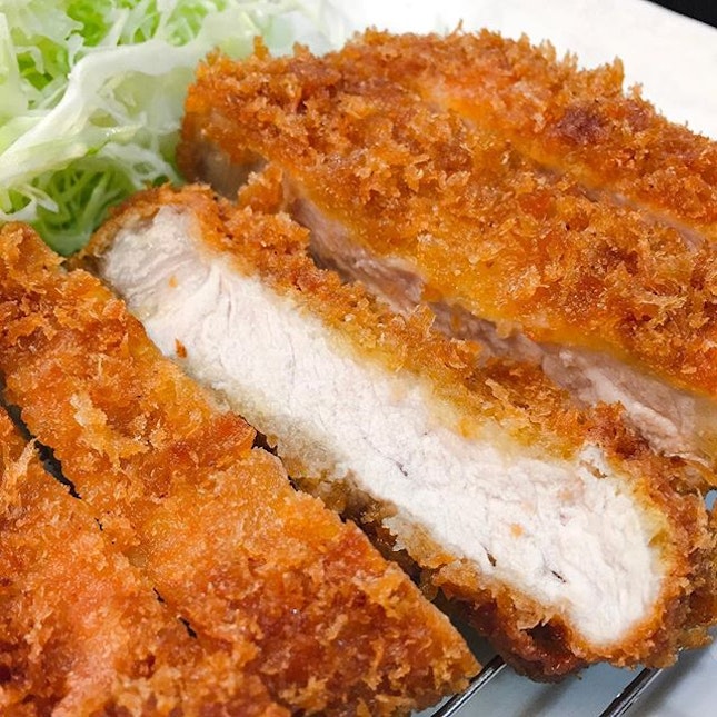 Masuiya ますいや Tonkatsu (💴¥1,800/💵S$22.50) 🏵
•
ACAMASEATS & GTK💮: There are Tonkatsu (Deep Fried Pork Cutlet) almost everywhere in Japan, at Street side stalls to High End Tonkatsu Specialty Restaurant.