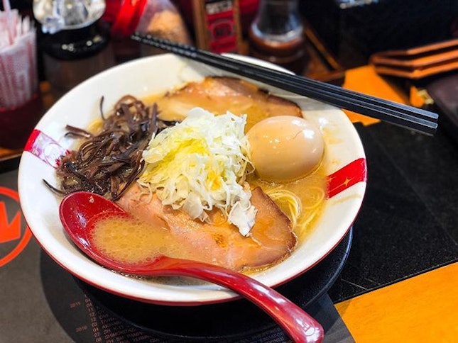 Ramen Nagi @ramennagisingapore - Original King (💵S$13.90 + Tamago Ramen Egg S$2) Tonkotsu Pork Broth prepared in the traditional method.
