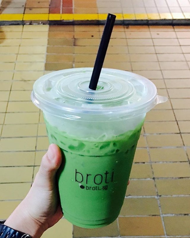 Broti Thai Green Milk Tea [$4] 🍵
The joy of going to Pasar Malam is not just about buying affordable food but discovering new, innovative and creative presentation of common and underrated foods.