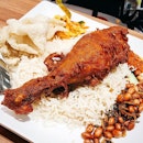 Nasi lemak 😋

#changiairport #changiairportterminal4 #nasilemak #chicken