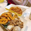 卤肉饭 with calamari and enoki mushroom tempura 👍🏼 #changiyummy #卤肉饭 #ilovetaimei